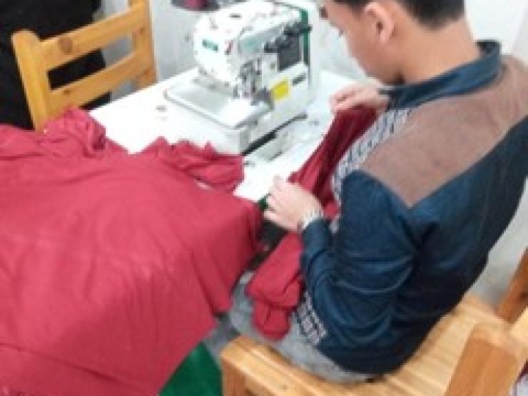 1- Working on the overlock machine